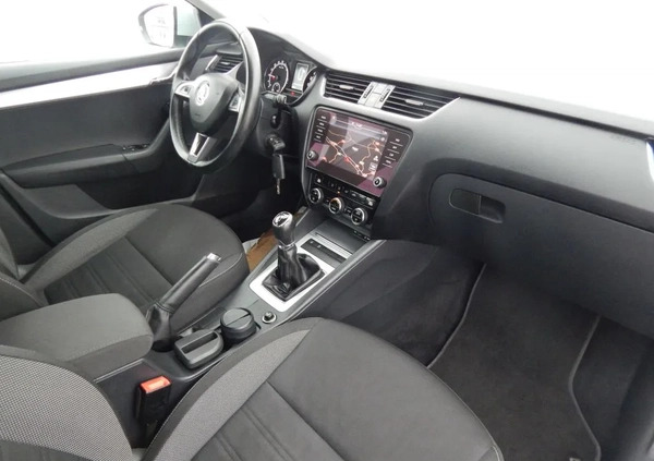 Skoda Octavia cena 45900 przebieg: 153000, rok produkcji 2017 z Ślesin małe 191